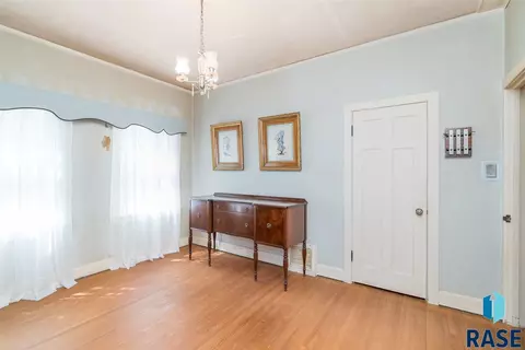 716 E 21st St, Sioux Falls, SD 57105 photo 8