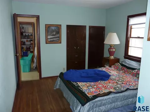 204 E Center St, Marion, SD 57043 photo 4