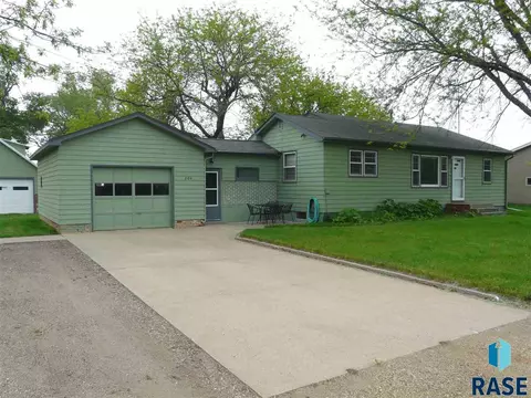 204 E Center St, Marion, SD 57043 photo 11
