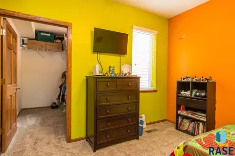 1645 N Cactus Dr, Sioux Falls, SD 57110 photo 25