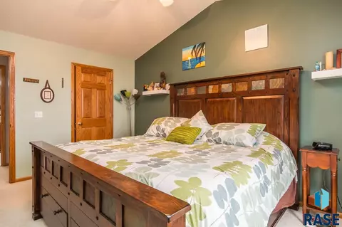 1645 N Cactus Dr, Sioux Falls, SD 57110 photo 11