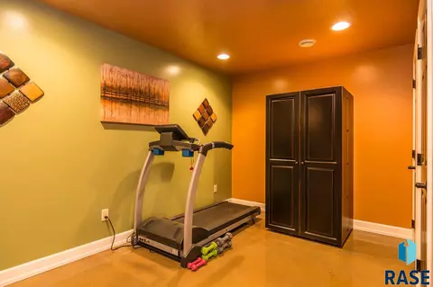 1645 N Cactus Dr, Sioux Falls, SD 57110 photo 22
