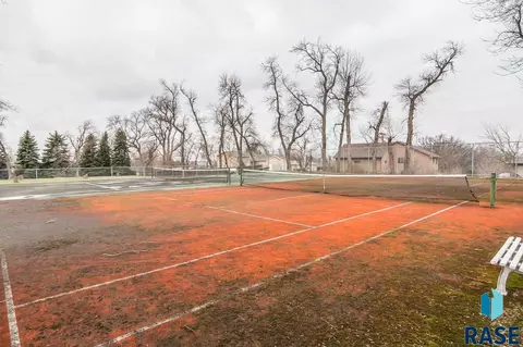 1645 N Cactus Dr, Sioux Falls, SD 57110 photo 31