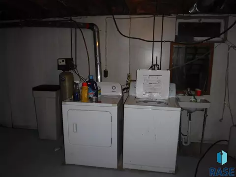 203 N College St, Canton, SD 57013 photo 9