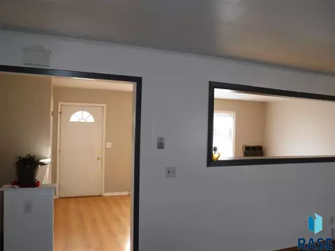 203 N College St, Canton, SD 57013 photo 6