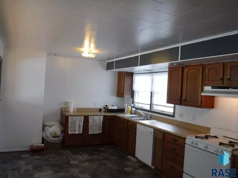 203 N College St, Canton, SD 57013 photo 5