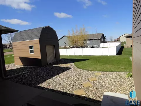 425 S Deerview Ave, Tea, SD 57064 photo 10