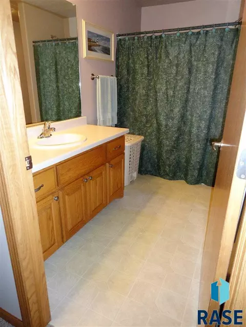 425 S Deerview Ave, Tea, SD 57064 photo 5