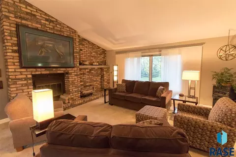 5004 E Terry Peak Ln, Sioux Falls, SD 57110 photo 5