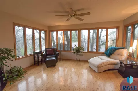 5004 E Terry Peak Ln, Sioux Falls, SD 57110 photo 2