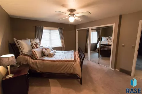 5004 E Terry Peak Ln, Sioux Falls, SD 57110 photo 8
