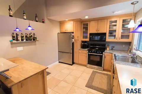 5004 E Terry Peak Ln, Sioux Falls, SD 57110 photo 6