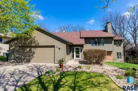 5004 E Terry Peak Ln, Sioux Falls, SD 57110 photo 1
