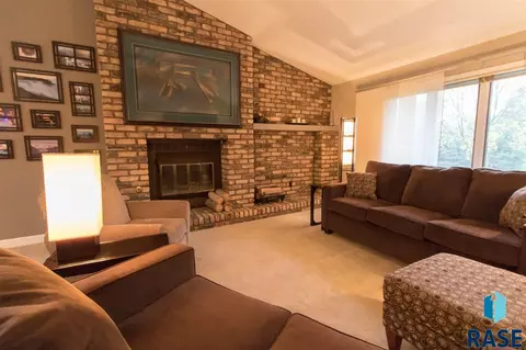 5004 E Terry Peak Ln, Sioux Falls, SD 57110 photo 12