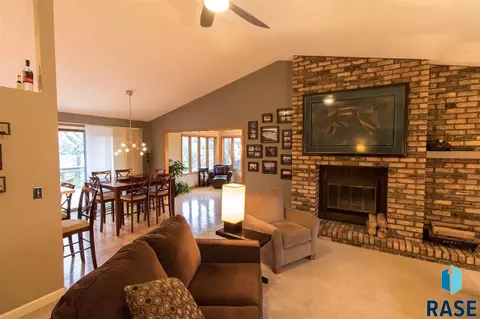 5004 E Terry Peak Ln, Sioux Falls, SD 57110 photo 4