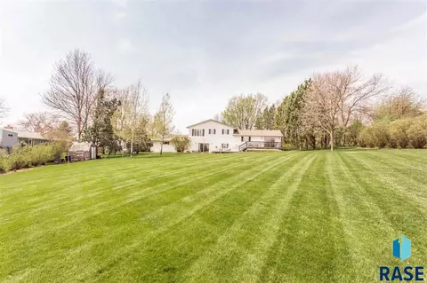 3312 S Daniel Dr, Sioux Falls, SD 57110 photo 3