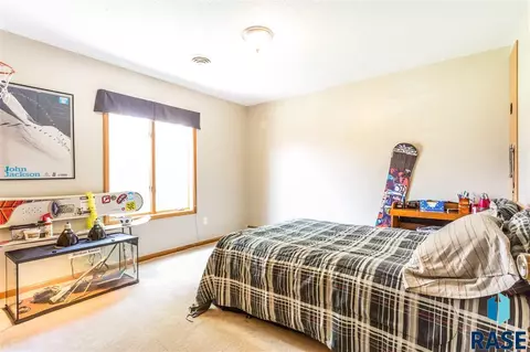 3312 S Daniel Dr, Sioux Falls, SD 57110 photo 15