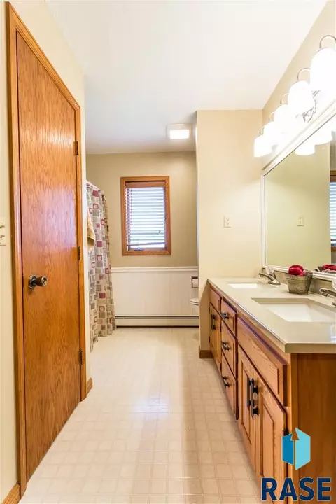 3312 S Daniel Dr, Sioux Falls, SD 57110 photo 16
