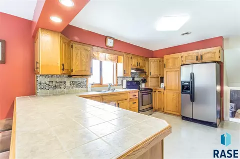 3312 S Daniel Dr, Sioux Falls, SD 57110 photo 7