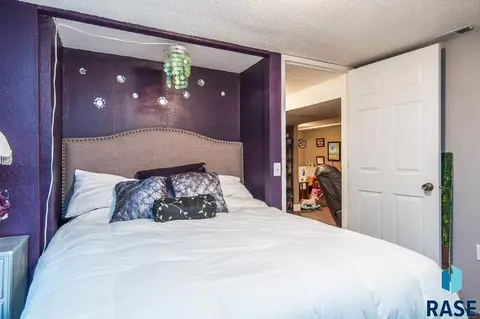 2704 S Summit Ave, Sioux Falls, SD 57105 photo 10