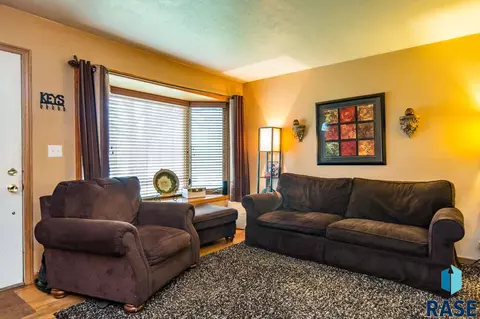 2704 S Summit Ave, Sioux Falls, SD 57105 photo 13