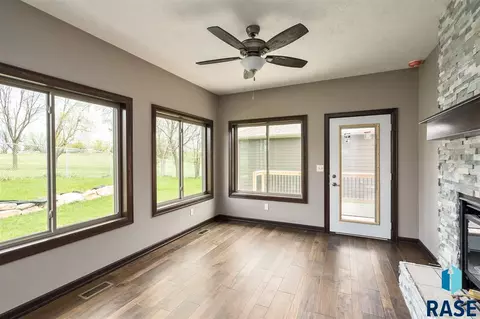 2232 E Stone Pointe Cir, Sioux Falls, SD 57110 photo 10