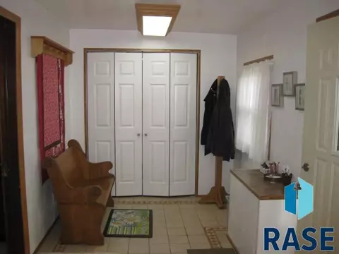 203 E 4th St, Dell Rapids, SD 57022 photo 3