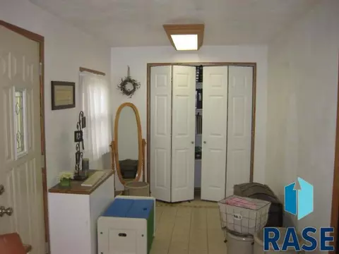 203 E 4th St, Dell Rapids, SD 57022 photo 2