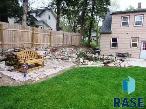 305 E 7th St, Dell Rapids, SD 57022 photo 3