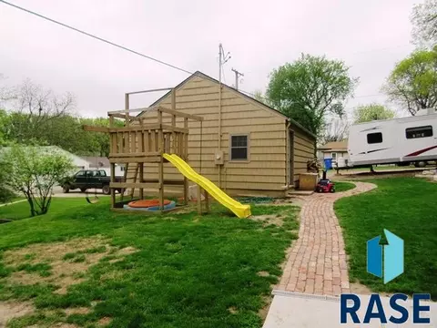 305 E 7th St, Dell Rapids, SD 57022 photo 19