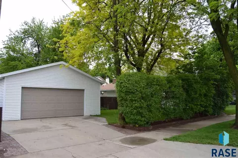 Undisclosed, Sioux Falls, SD 57105 photo 4