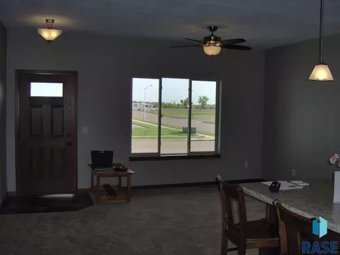 1425 W Meadowbrook Trl, Brandon, SD 57005 photo 7