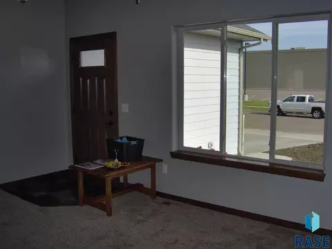 1425 W Meadowbrook Trl, Brandon, SD 57005 photo 5