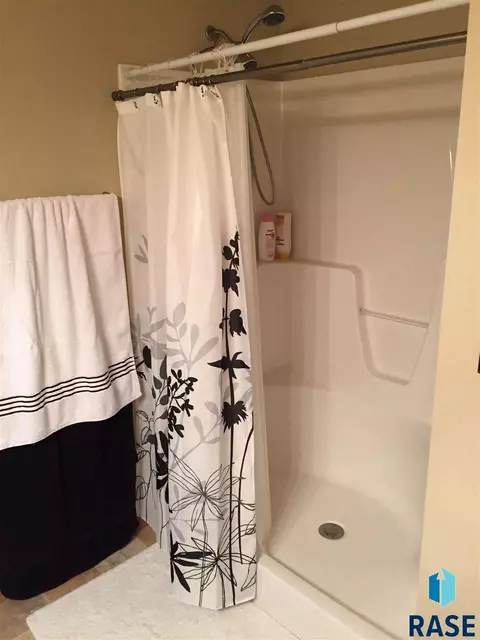 5302 W Eucalyptus Pl, Sioux Falls, SD 57107 photo 15