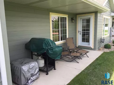5302 W Eucalyptus Pl, Sioux Falls, SD 57107 photo 5