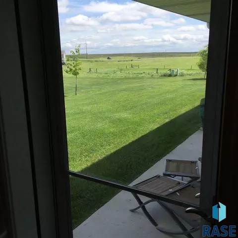 5302 W Eucalyptus Pl, Sioux Falls, SD 57107 photo 7