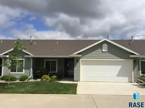 5302 W Eucalyptus Pl, Sioux Falls, SD 57107 photo 1