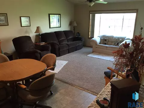 5302 W Eucalyptus Pl, Sioux Falls, SD 57107 photo 11