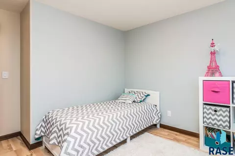 5909 S Cain Ave, Sioux Falls, SD 57106 photo 22