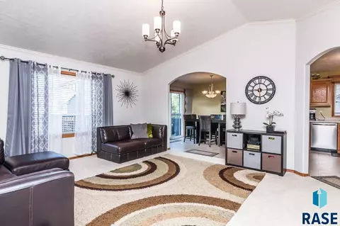5909 S Cain Ave, Sioux Falls, SD 57106 photo 5