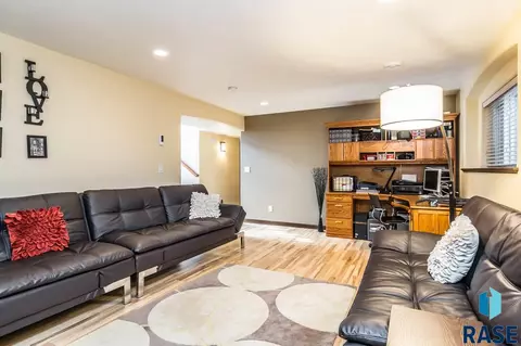 5909 S Cain Ave, Sioux Falls, SD 57106 photo 18
