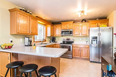 5909 S Cain Ave, Sioux Falls, SD 57106 photo 7