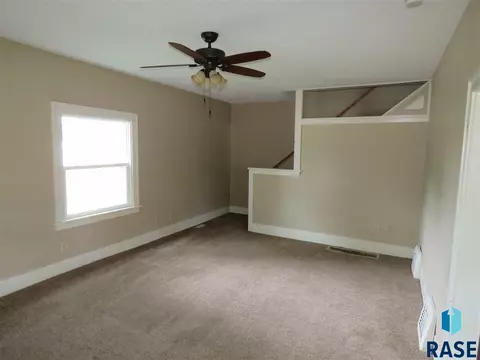 720 E 7th St, Sioux Falls, SD 57103 photo 3