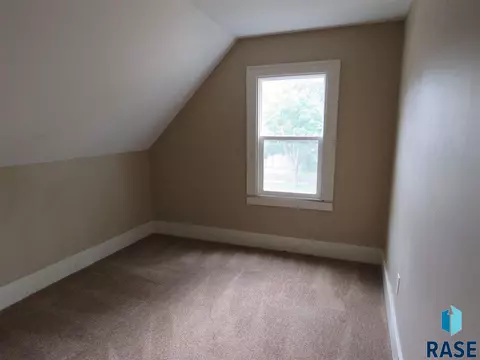720 E 7th St, Sioux Falls, SD 57103 photo 10