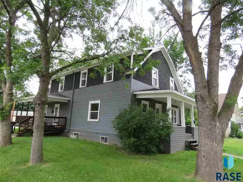 720 E 7th St, Sioux Falls, SD 57103 photo 1