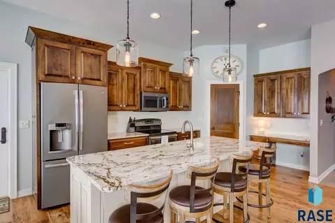 200 Linden Dr, Madison, SD 57042 photo 7