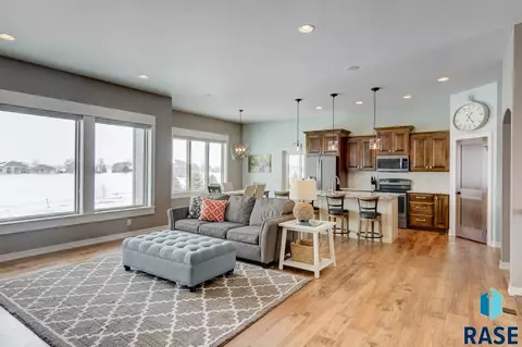 200 Linden Dr, Madison, SD 57042 photo 10