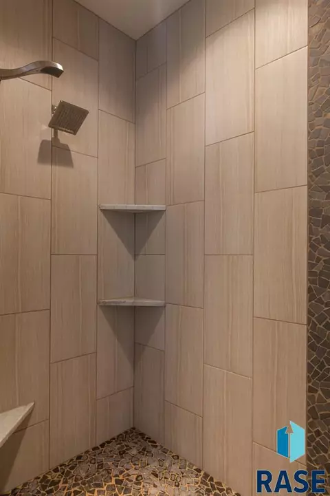 200 Linden Dr, Madison, SD 57042 photo 20