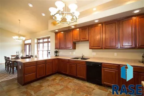 3300 E Madison St, Sioux Falls, SD 57110 photo 12