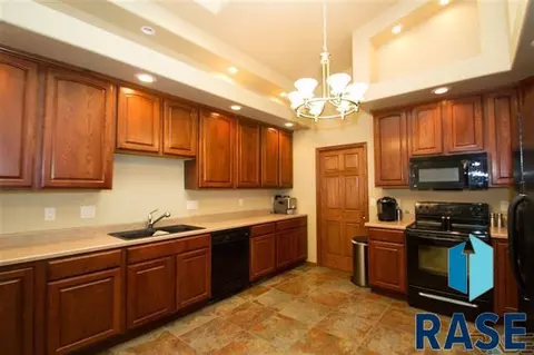 3300 E Madison St, Sioux Falls, SD 57110 photo 11